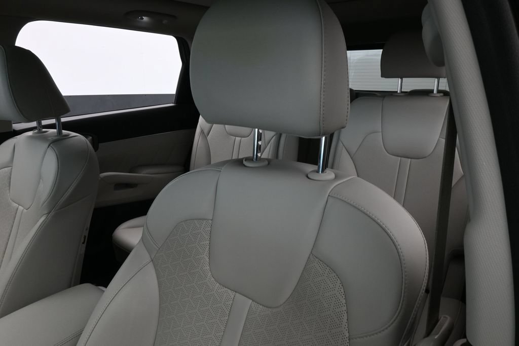 Used 2023 Kia Sorento SX FWD image 18
