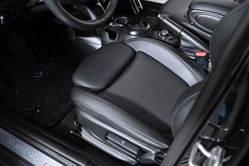 Certified 2024 MINI Cooper S image 22