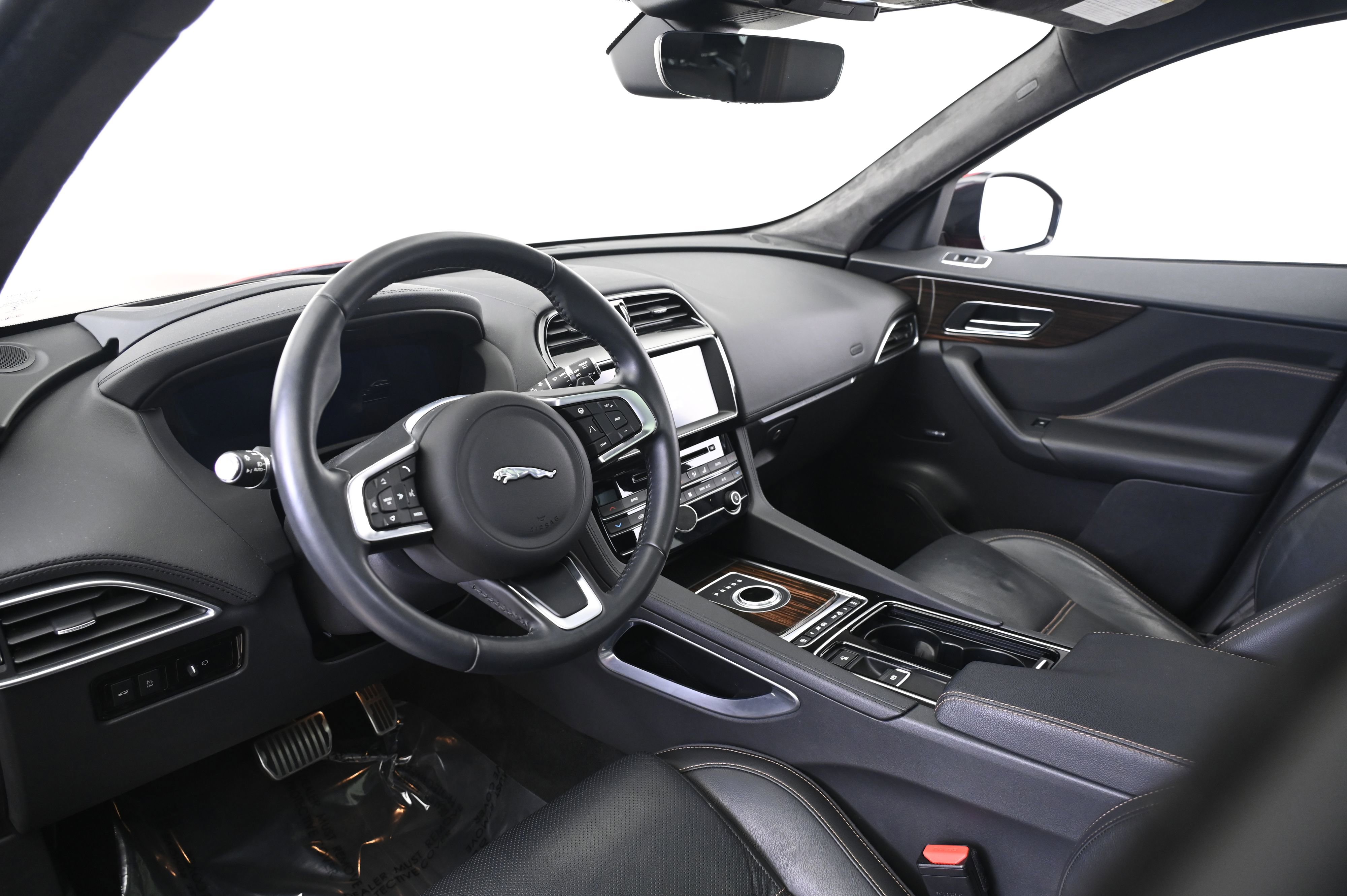 Used 2020 Jaguar F-PACE Prestige image 28