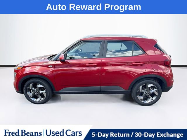 Used 2023 Hyundai Venue Limited image 4