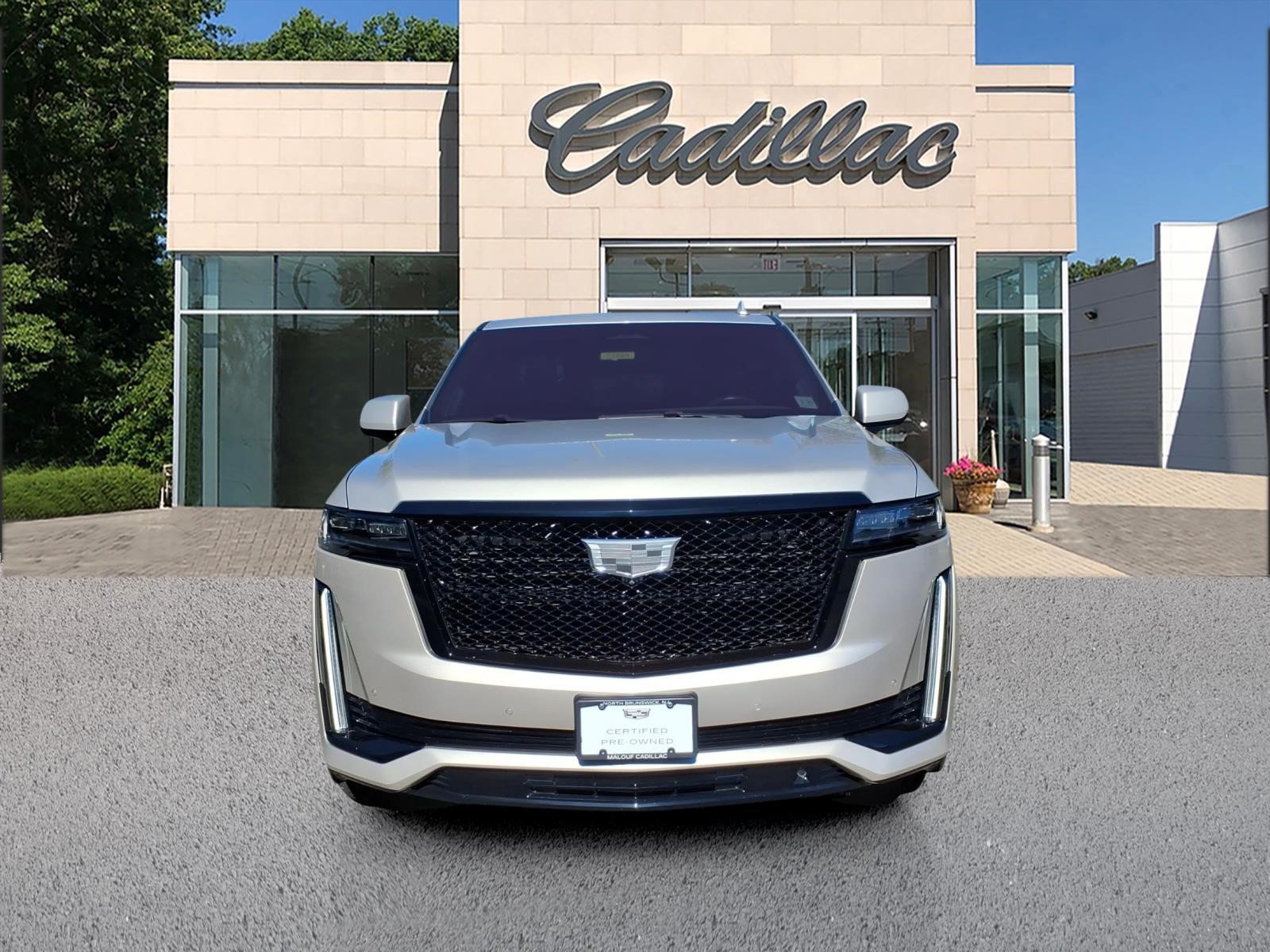 Certified 2024 Cadillac Escalade Sport Platinum w/ LPO, ONYX Package AWD/4WD image 8