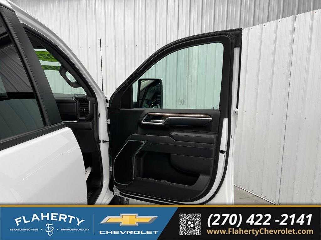 Used 2025 Chevrolet Silverado 2500 LT w/ Convenience Package AWD/4WD image 14