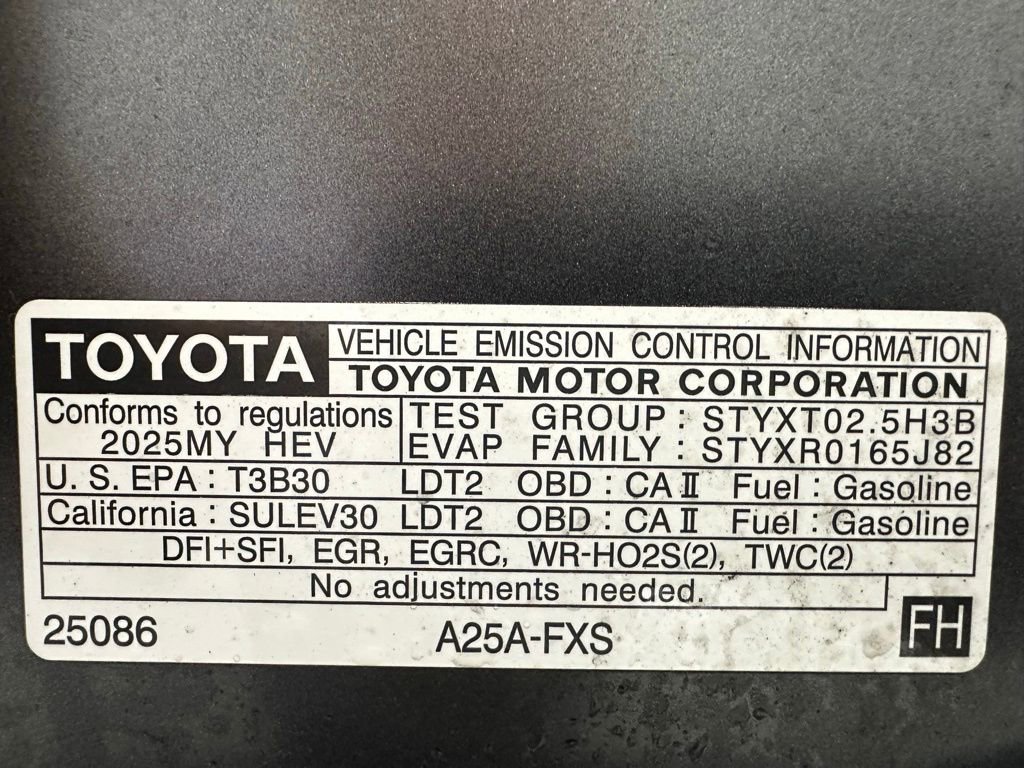 Used 2025 Toyota RAV4 XLE AWD/4WD image 70