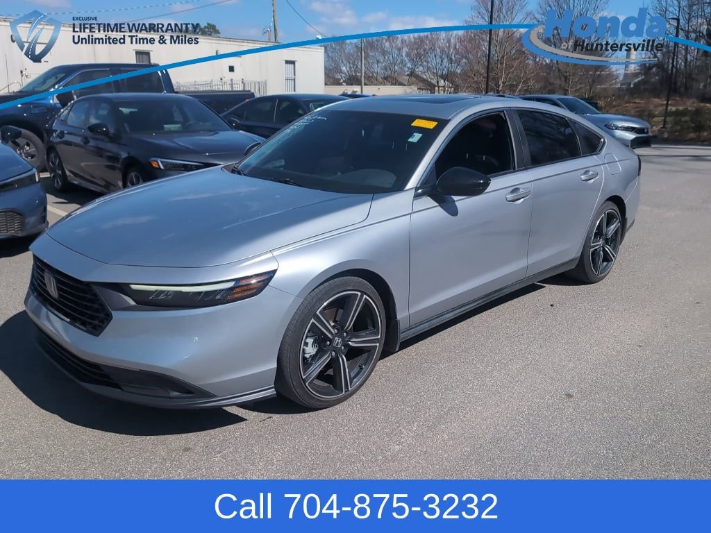 Used 2023 Honda Accord Sport image 3