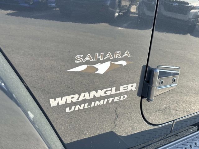Used 2017 Jeep Wrangler Unlimited Sahara w/ Connectivity Group image 11
