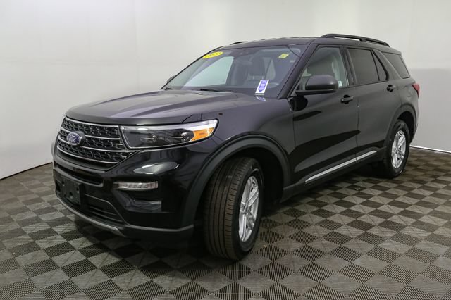 Used 2023 Ford Explorer XLT w/ Equipment Group 202A AWD/4WD image 5