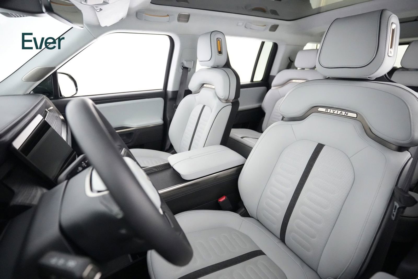 Used 2023 Rivian R1S Adventure AWD/4WD image 4