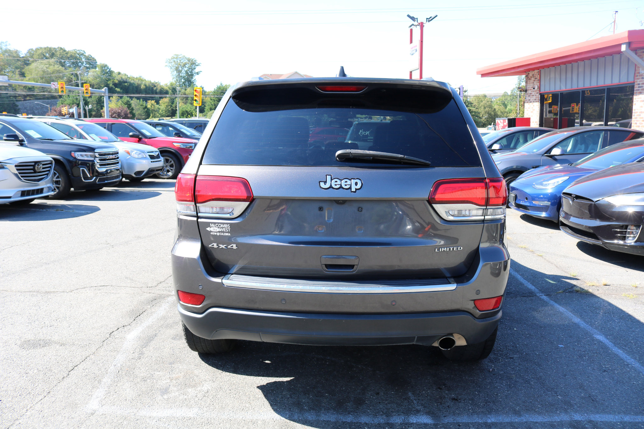 Used 2021 Jeep Grand Cherokee Limited w/ Luxury Group II image 3