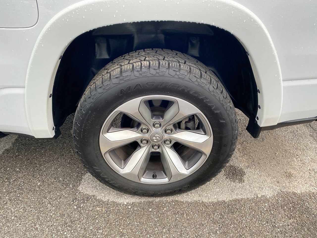 Used 2022 RAM 1500 Limited AWD/4WD image 2