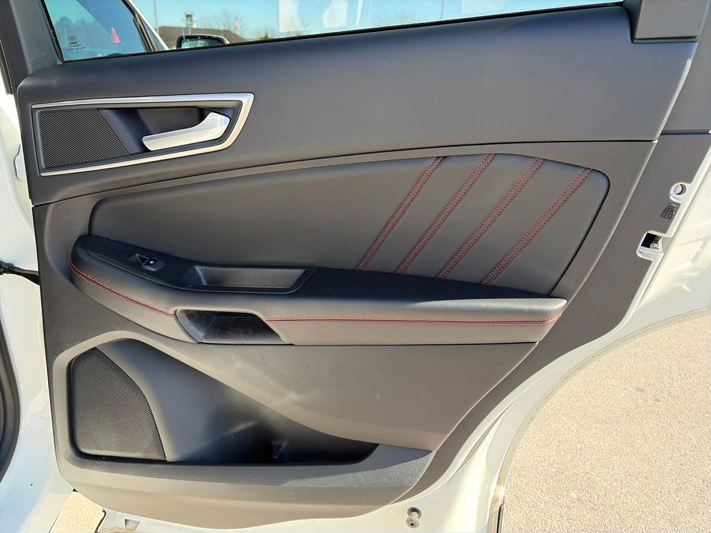 Used 2024 Ford Edge ST-Line AWD/4WD image 33