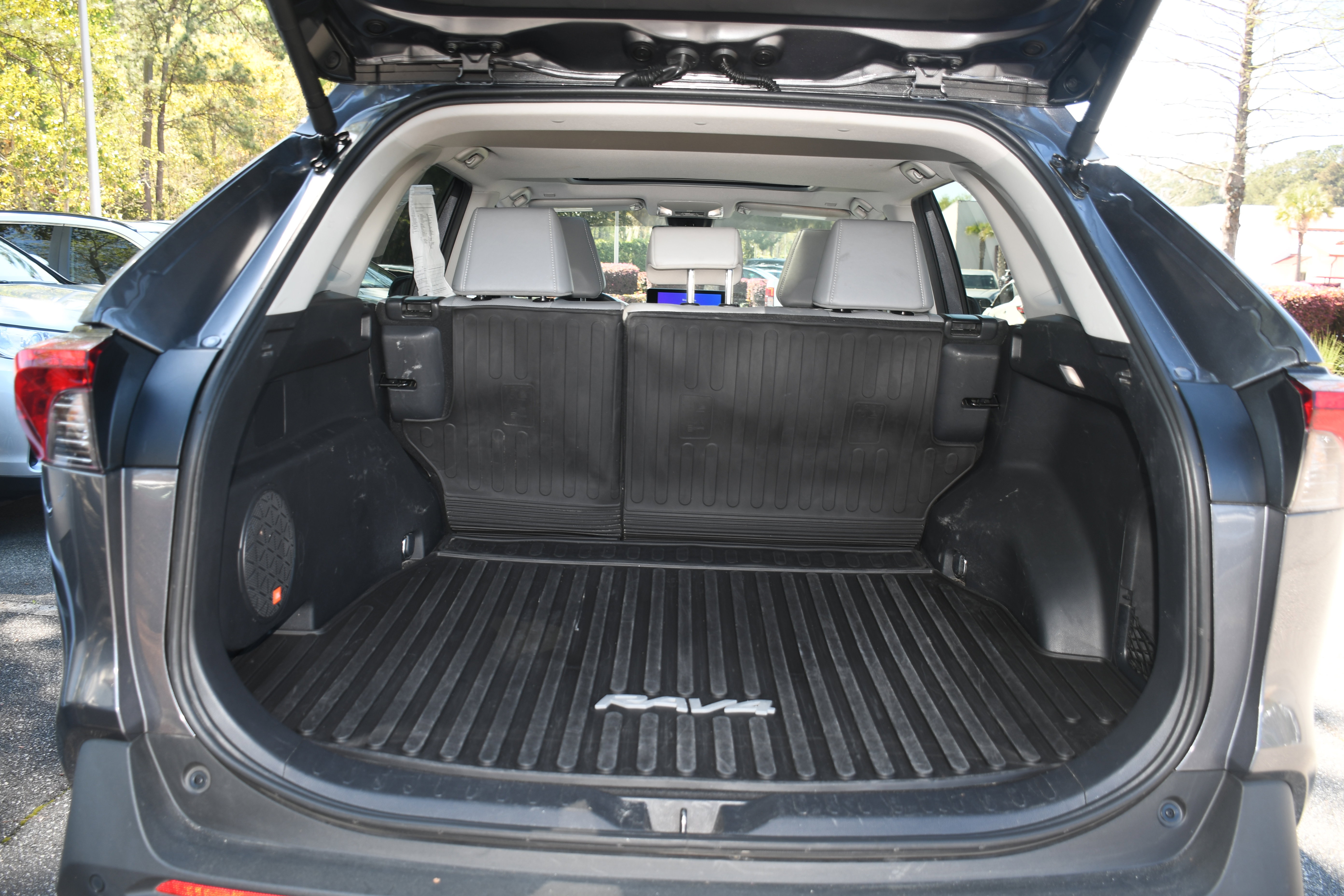 Used 2024 Toyota RAV4 Limited image 19