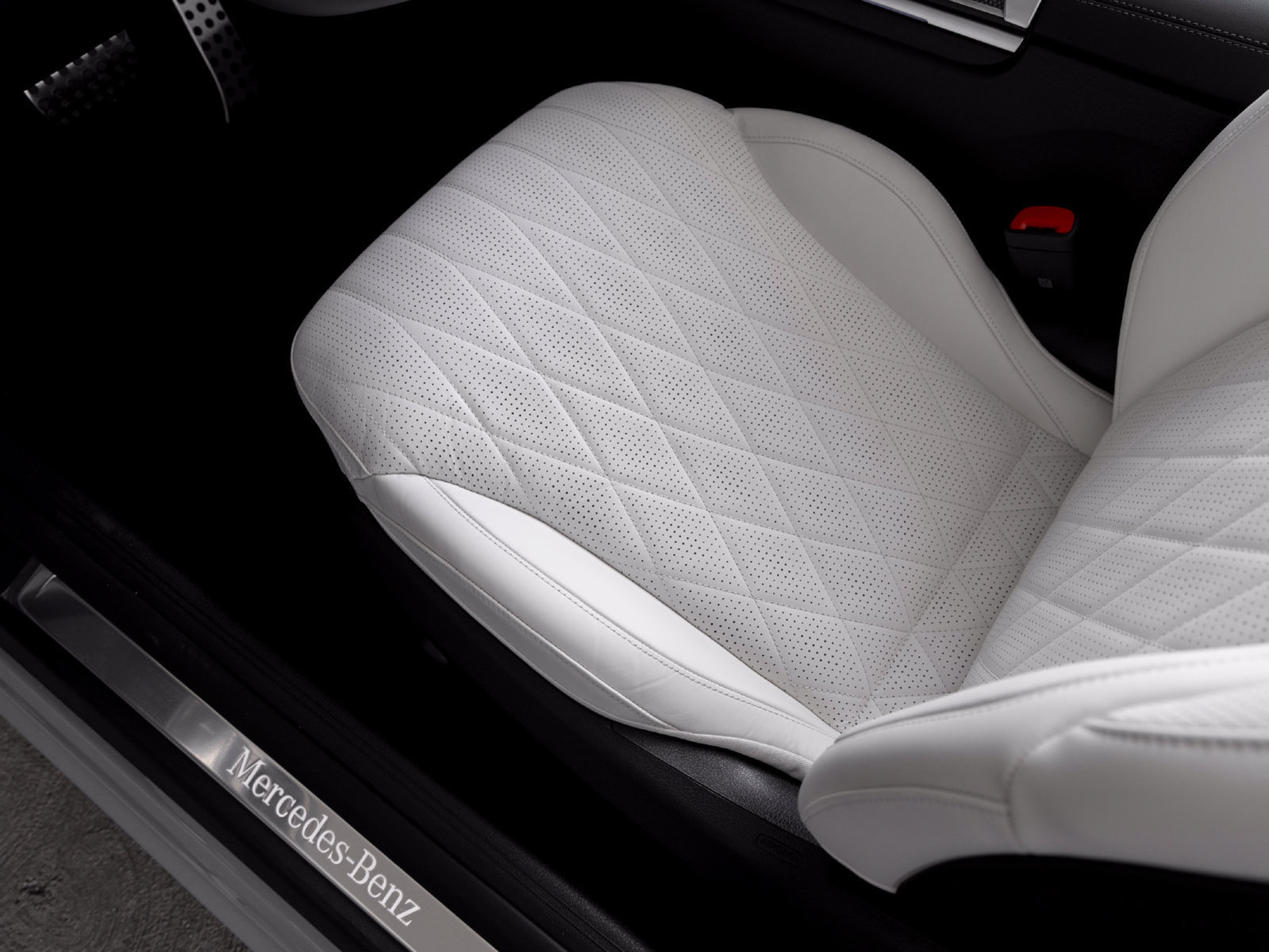 New 2027 Mercedes-Benz CLE 450 4MATIC Cabriolet image 13