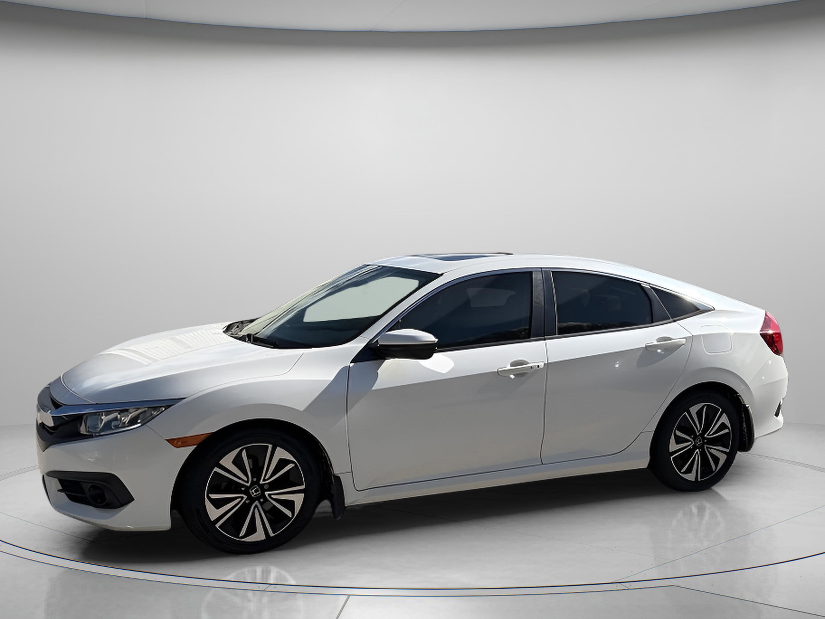 Used 2018 Honda Civic EX-L image 2