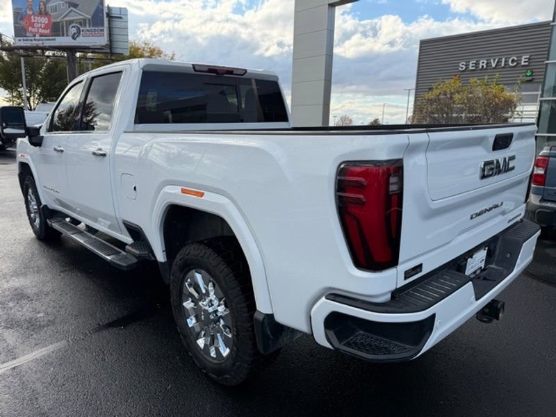 Used 2024 GMC Sierra 3500 Denali w/ Denali Reserve Package image 8