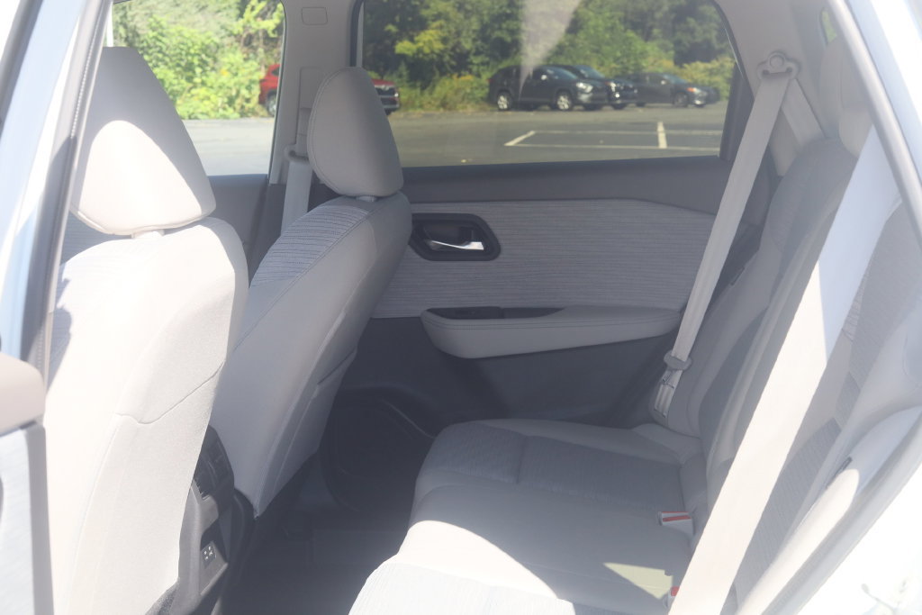 Used 2023 Nissan Rogue SV AWD/4WD image 21
