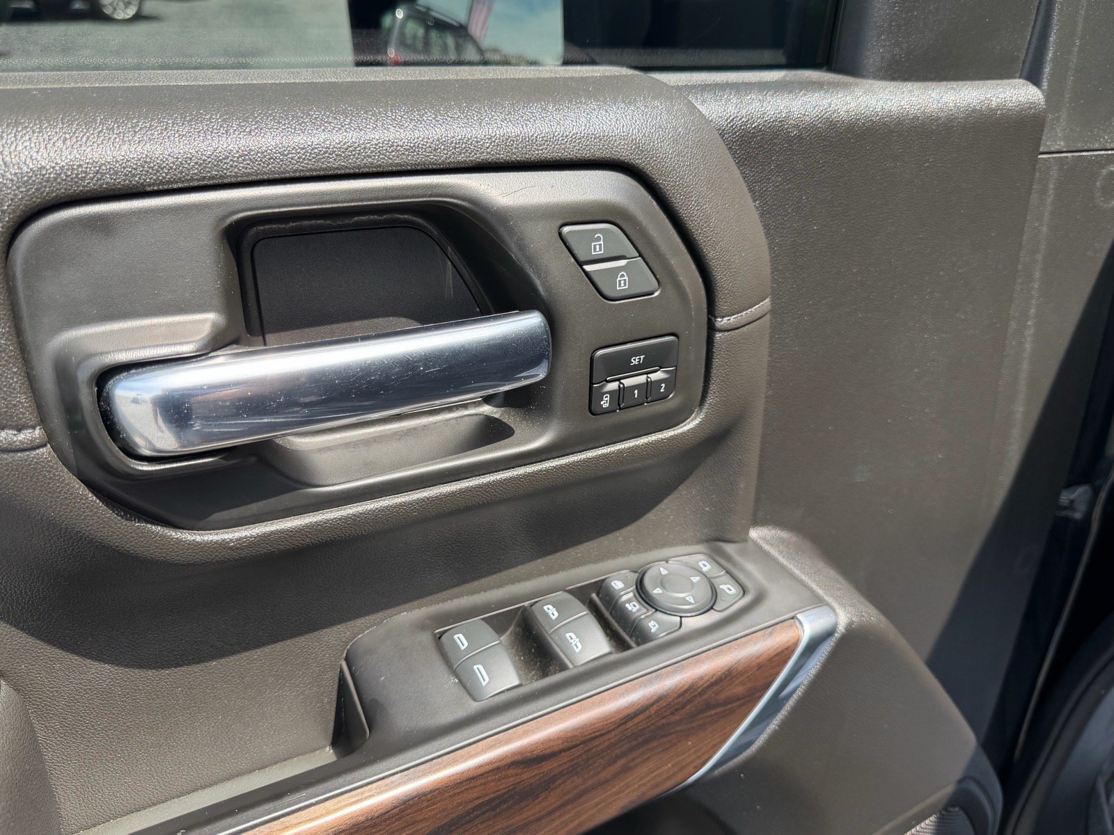 Used 2022 GMC Sierra 3500 SLT w/ SLT Preferred Package AWD/4WD image 22