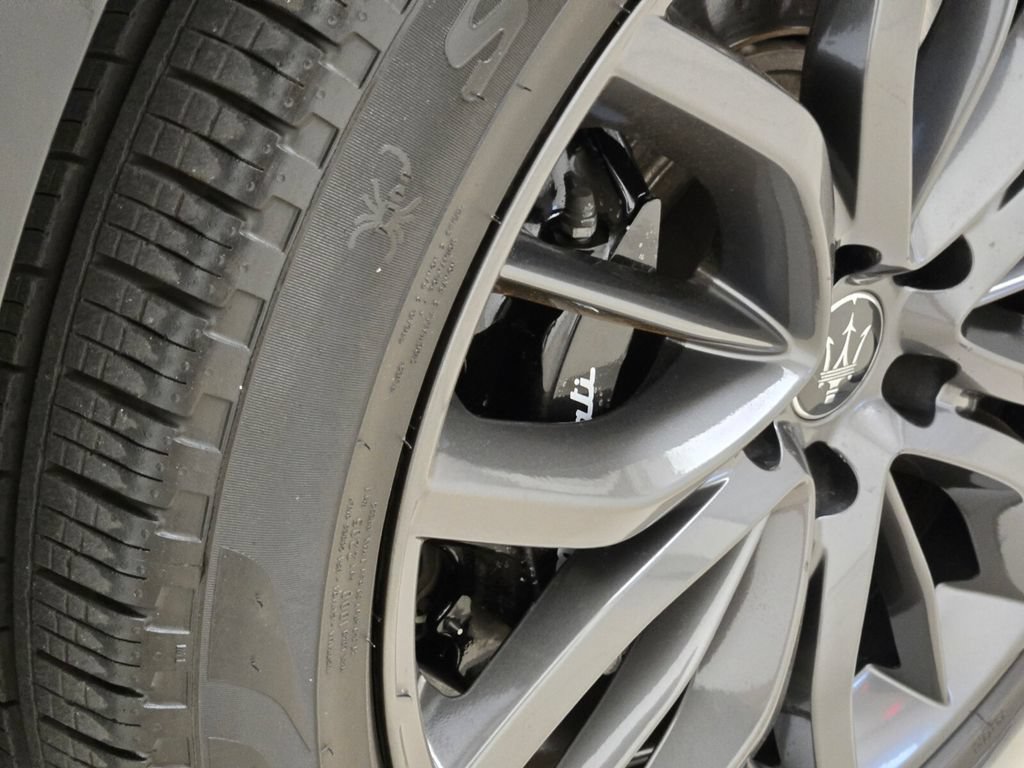 Certified 2024 Maserati Levante GT Ultima AWD/4WD image 14