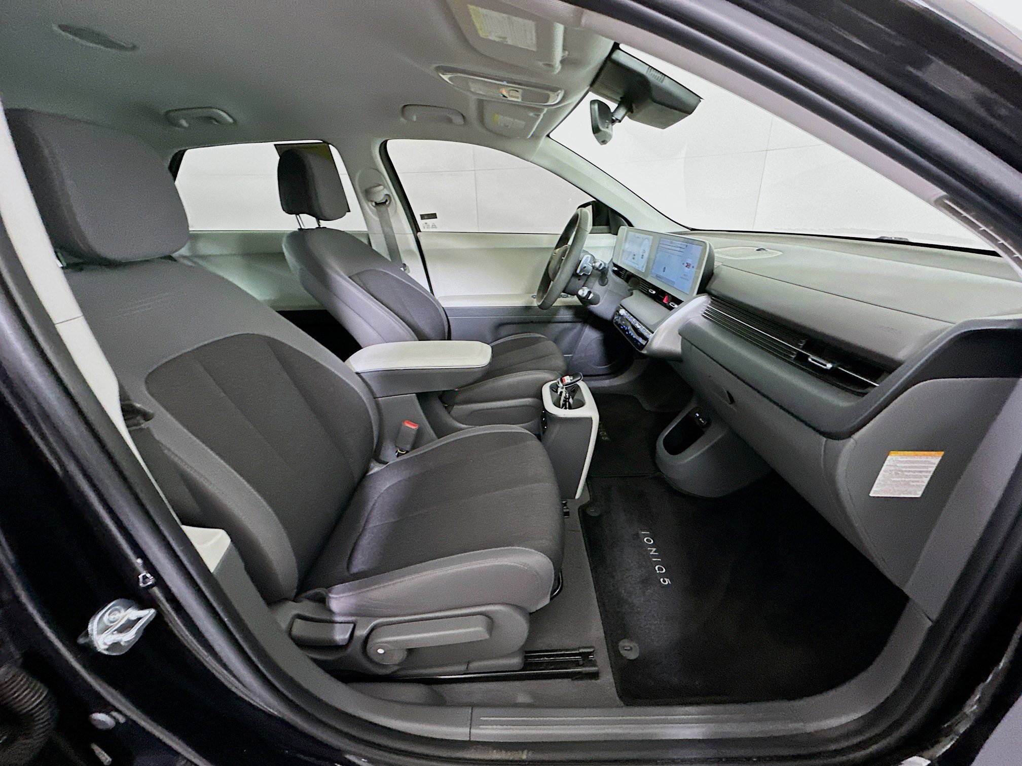 Used 2024 Hyundai Ioniq 5 SEL RWD image 31