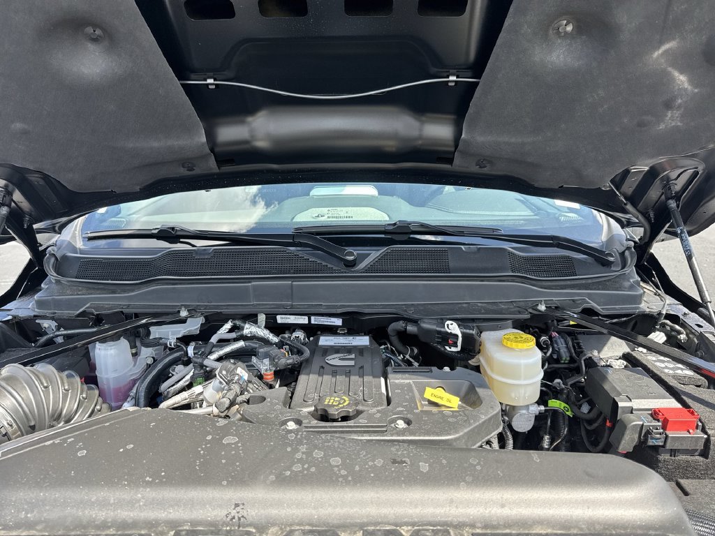 New 2026 RAM 3500 Laramie AWD/4WD image 26