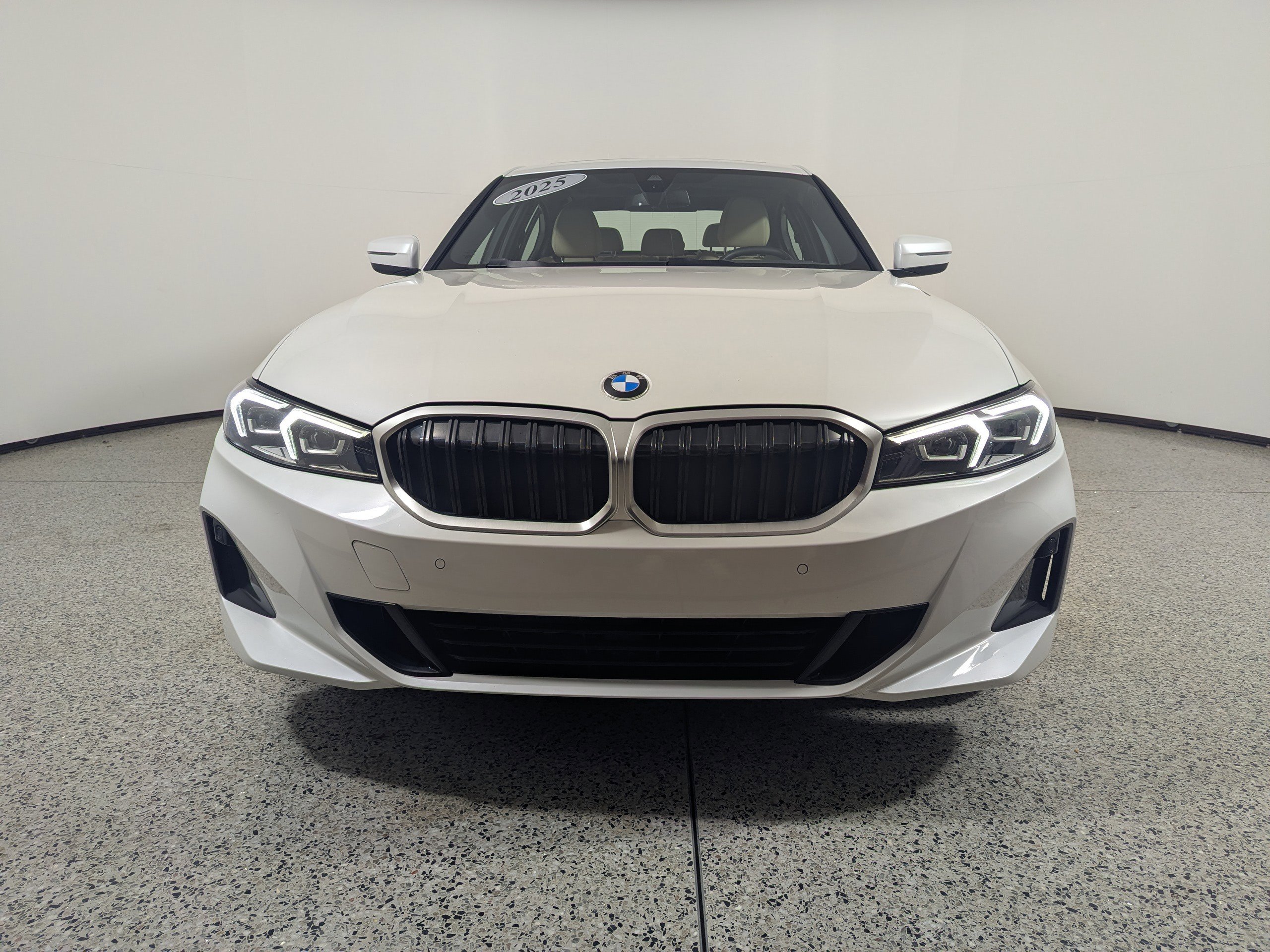 Used 2025 BMW 330i Sedan image 2