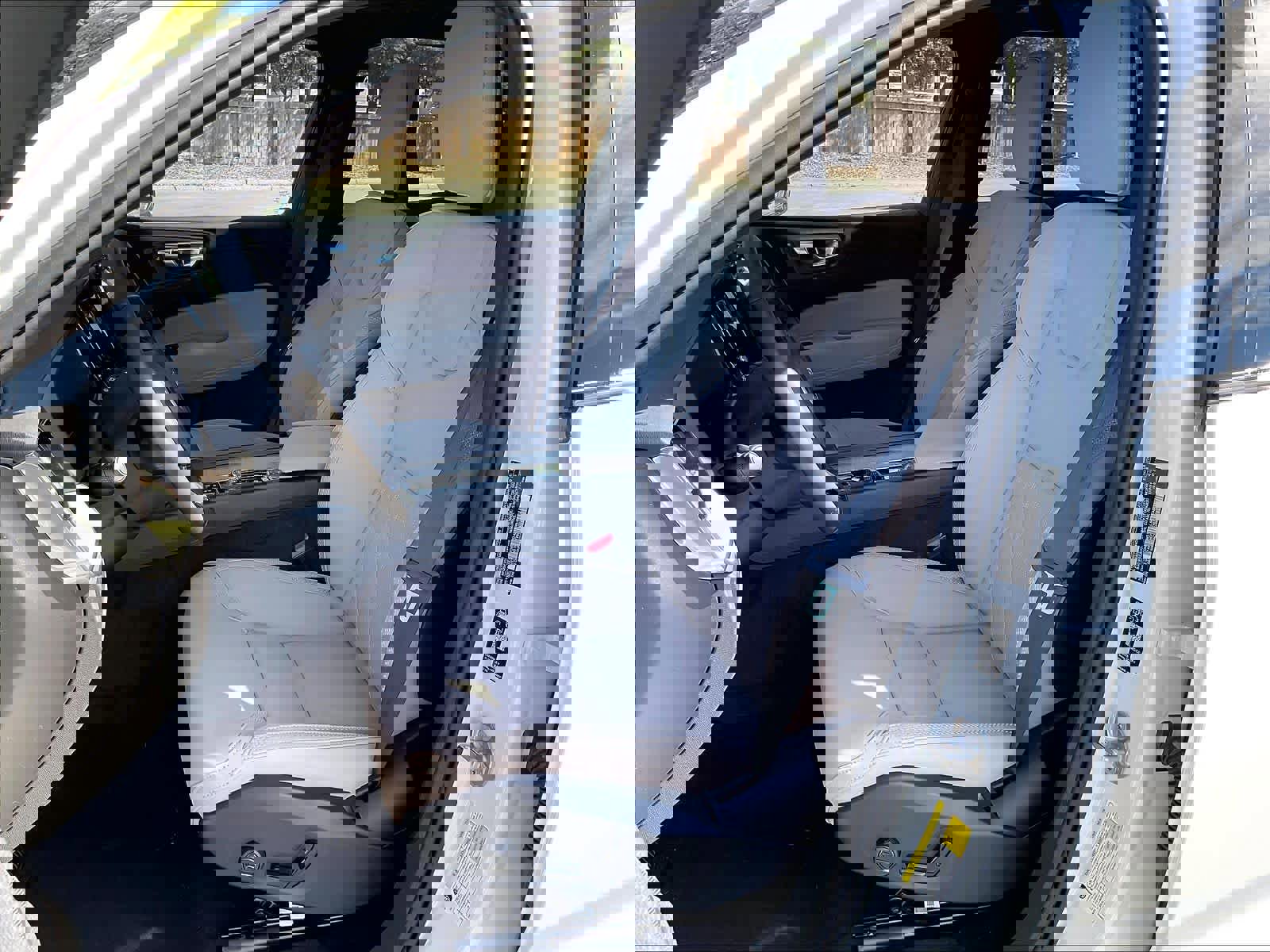 New 2026 Volvo XC60 T8 Plus w/ Protection Package Premier image 11