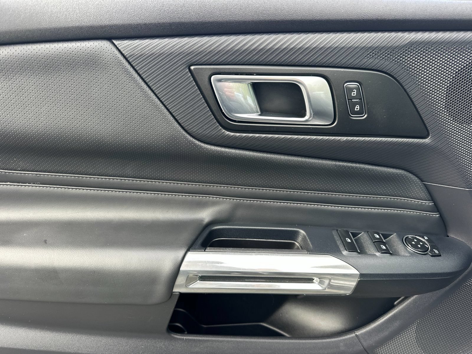Used 2024 Ford Mustang Premium RWD image 11