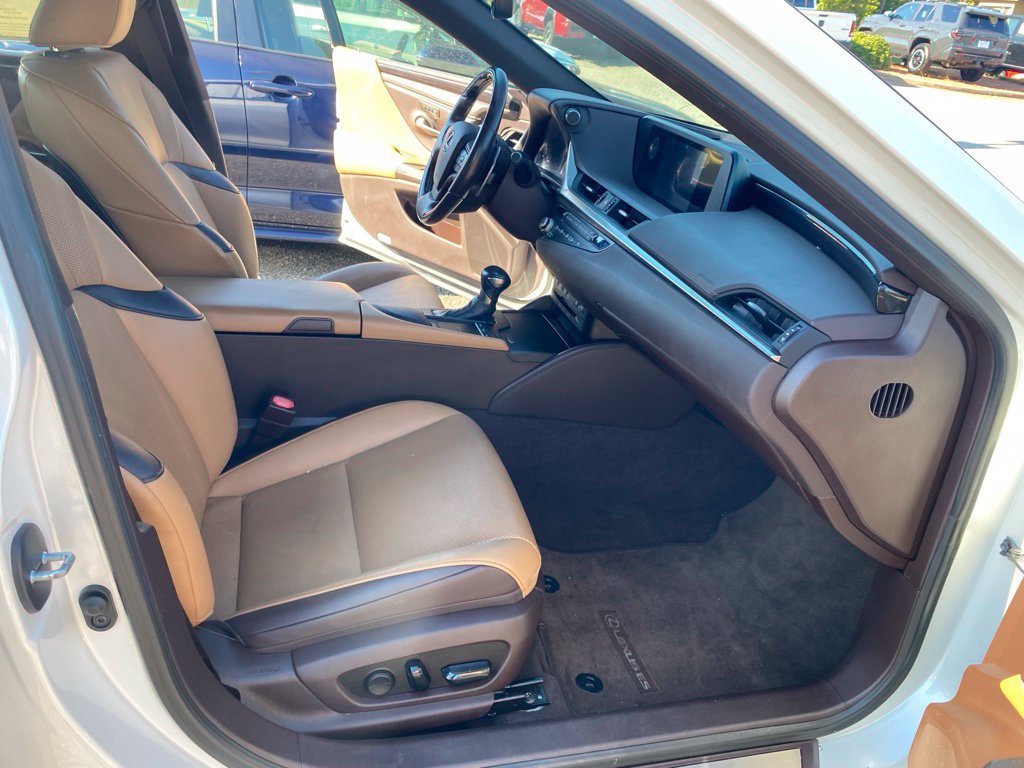 Used 2021 Lexus ES 250 w/ Premium Package AWD/4WD image 17