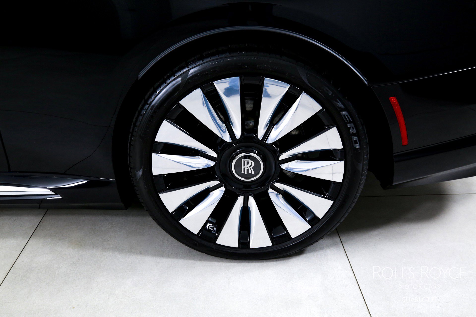 Used 2025 Rolls-Royce Spectre w/ Spectre Launch Package image 36