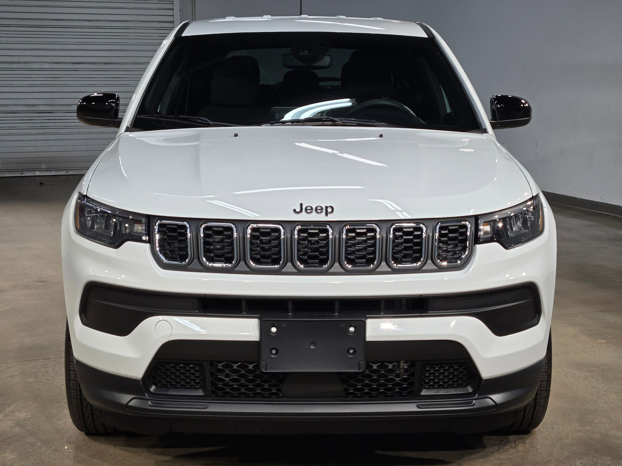 Used 2025 Jeep Compass Sport image 2