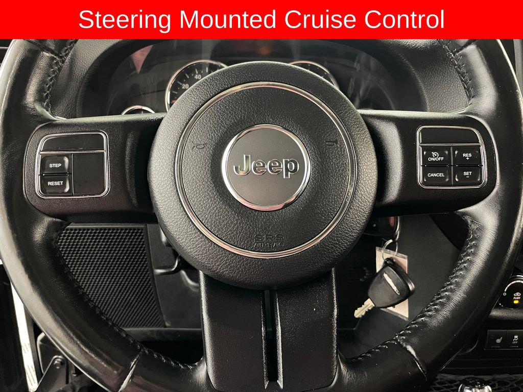 Used 2016 Jeep Wrangler Unlimited Sahara AWD/4WD image 3