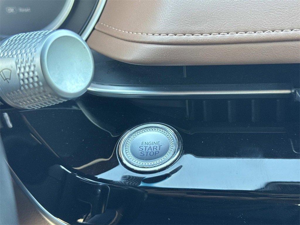 Used 2023 Genesis G80 2.5T image 18