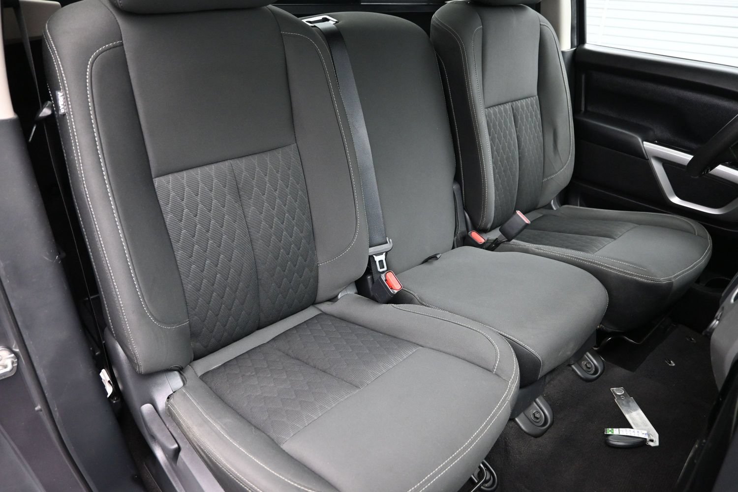Used 2017 Nissan Titan SV AWD/4WD image 33