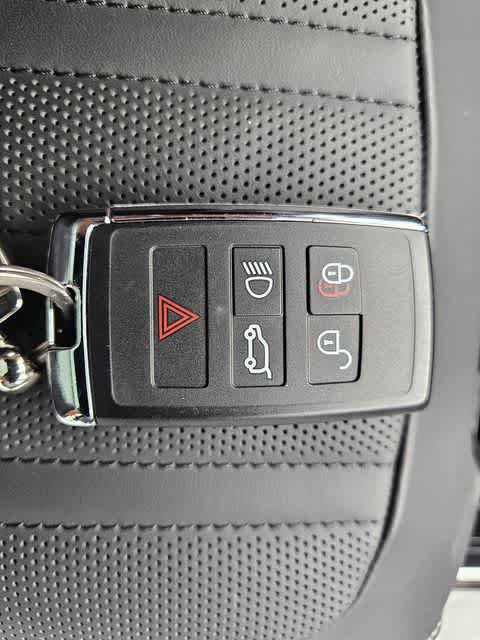 Used 2025 Land Rover Range Rover Long Wheelbase Autobiography AWD/4WD image 45