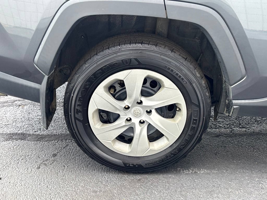 Used 2021 Toyota RAV4 LE FWD image 22