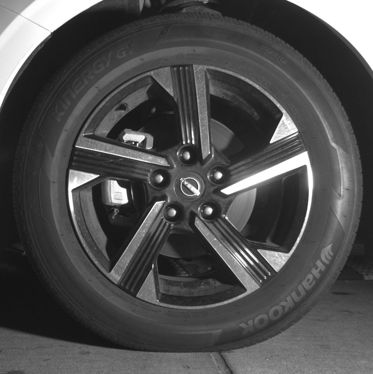 Used 2025 Nissan Sentra SV FWD image 12