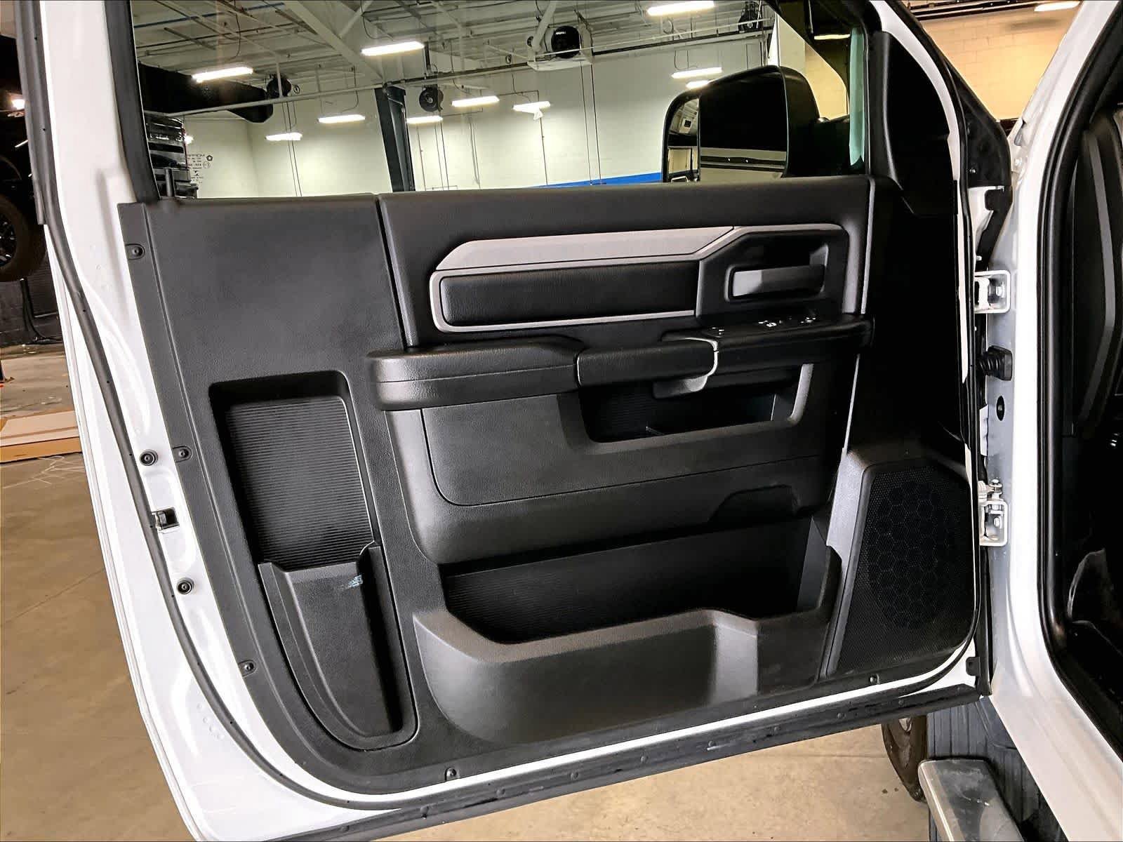 Used 2022 RAM 3500 Tradesman AWD/4WD image 9