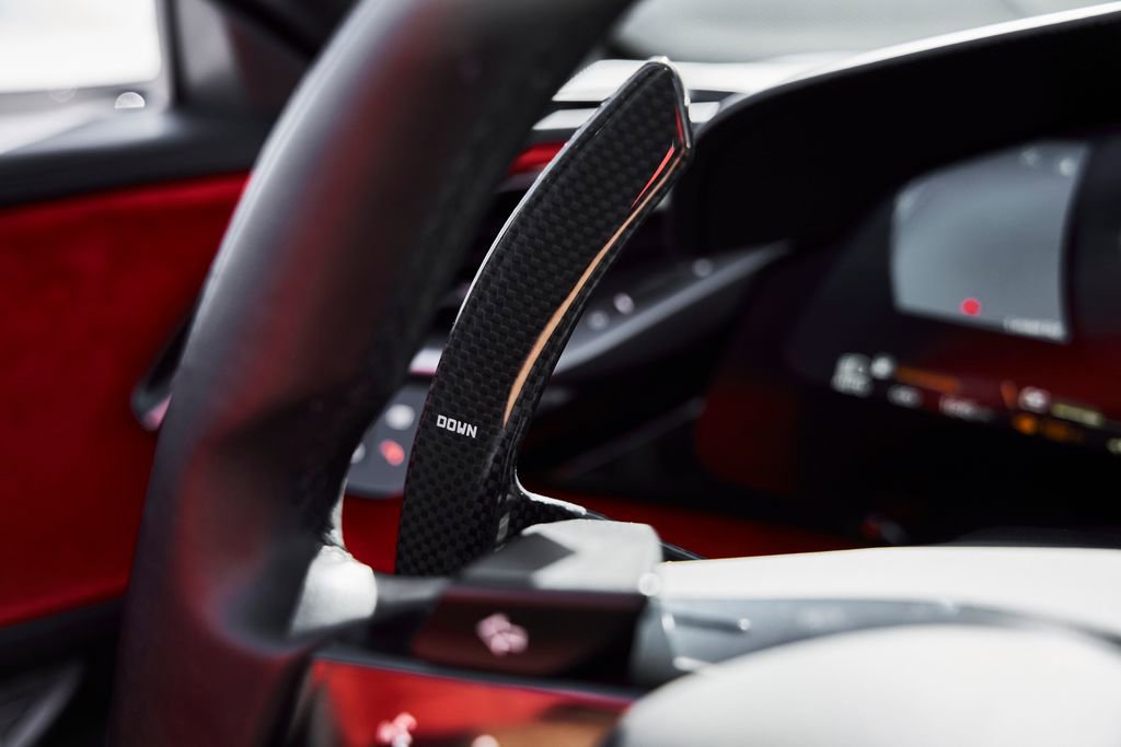 Used 2024 Ferrari SF90 Spider image 55