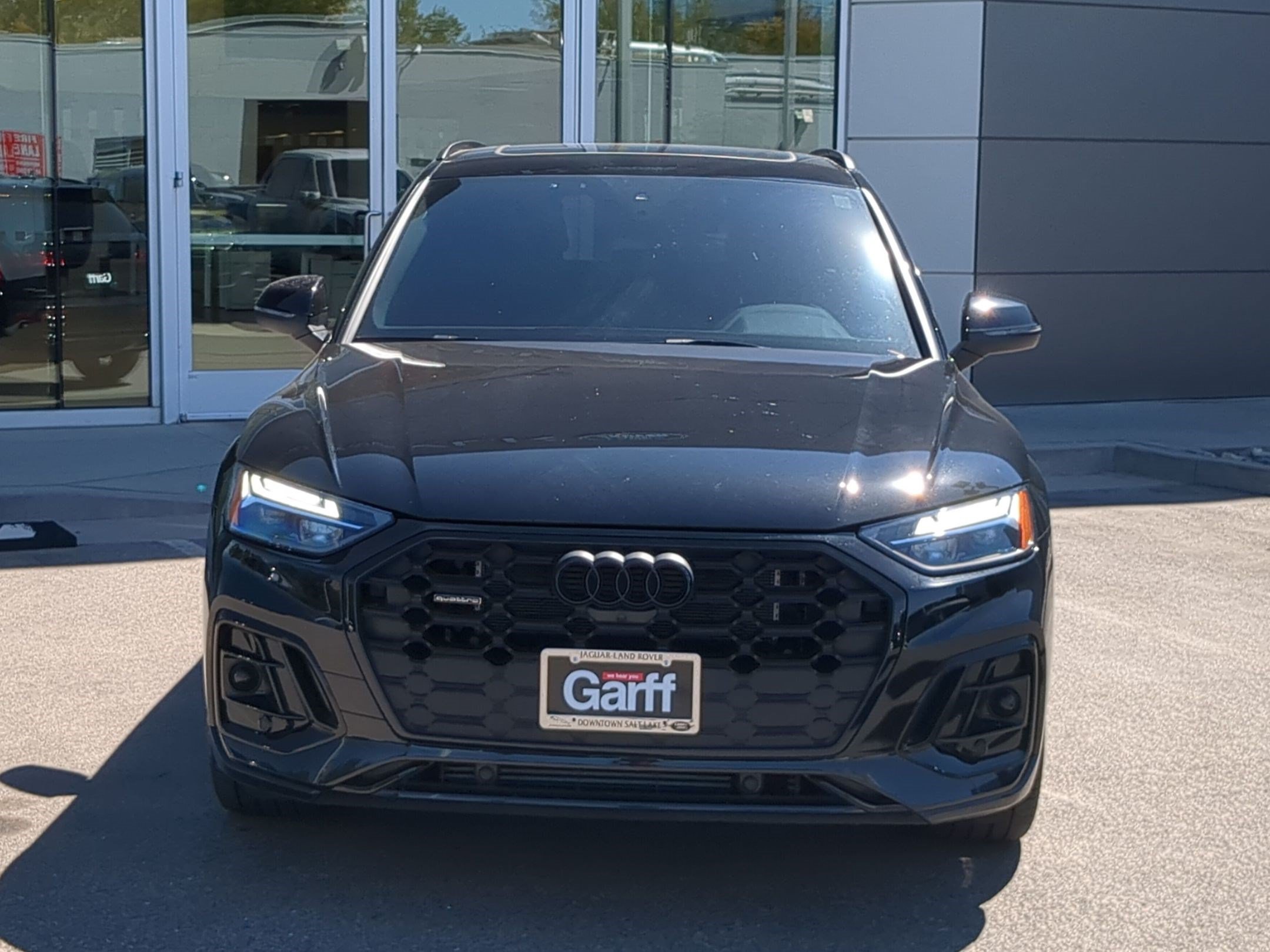 Used 2024 Audi Q5 e Premium Plus w/ Premium Plus Package AWD/4WD image 2