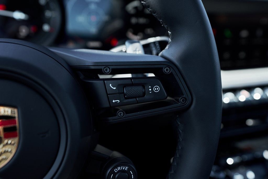 Used 2024 Porsche 911 Carrera 4S w/ Premium Package image 50