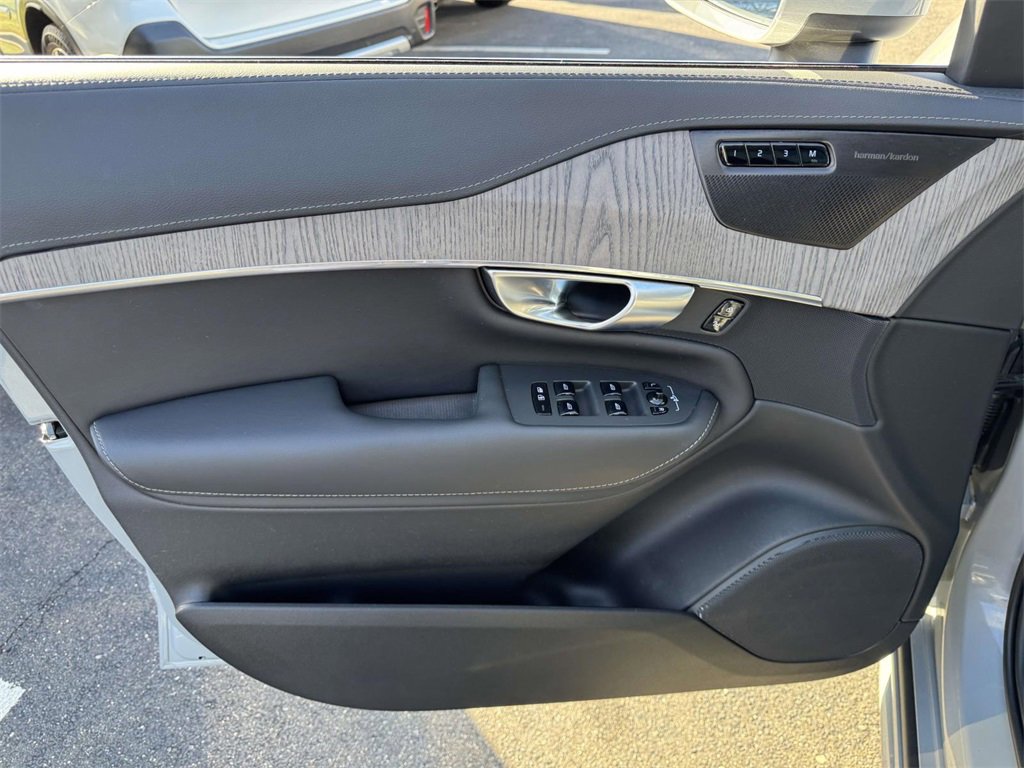 Certified 2024 Volvo XC90 B6 Ultimate w/ Protection Package Premier image 14