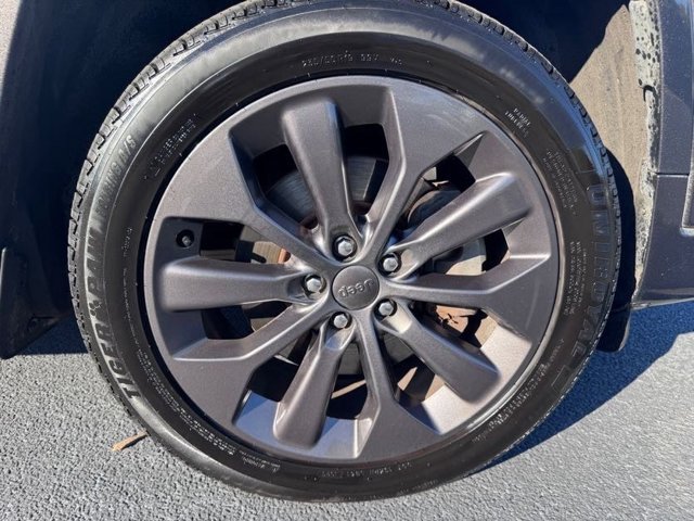 Used 2019 Jeep Cherokee High Altitude AWD/4WD image 12