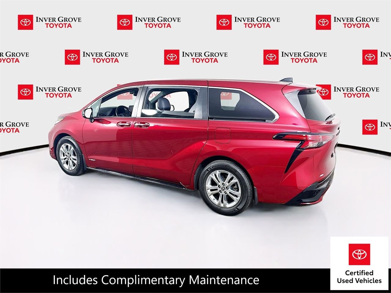 Certified 2021 Toyota Sienna XSE image 7