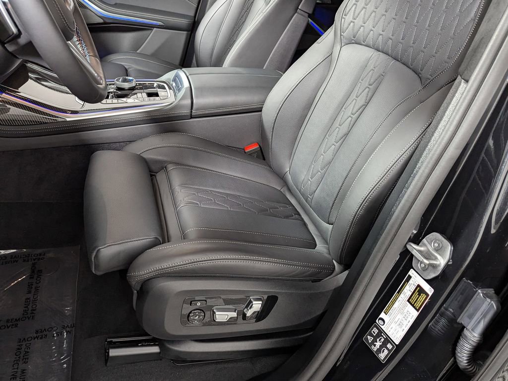 Used 2026 BMW X7 M60i image 23