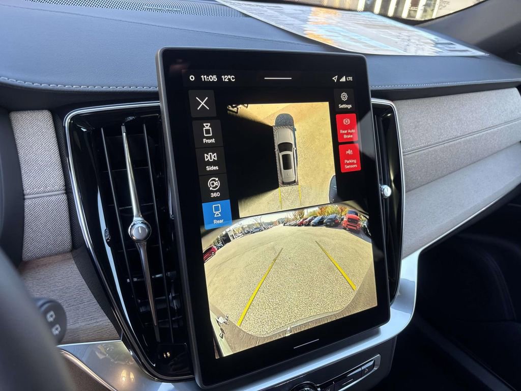 New 2026 Volvo XC90 B6 Plus w/ Protection Package Premier image 21