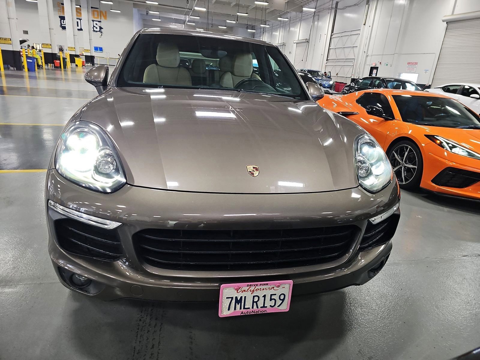 Used 2016 Porsche Cayenne w/ Premium Package image 2
