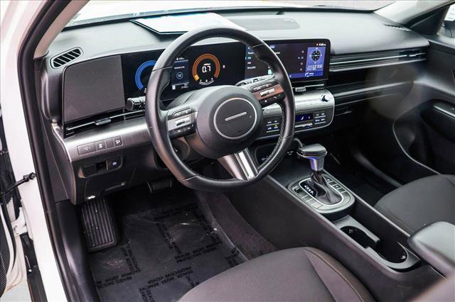 Used 2025 Hyundai Kona SEL image 10