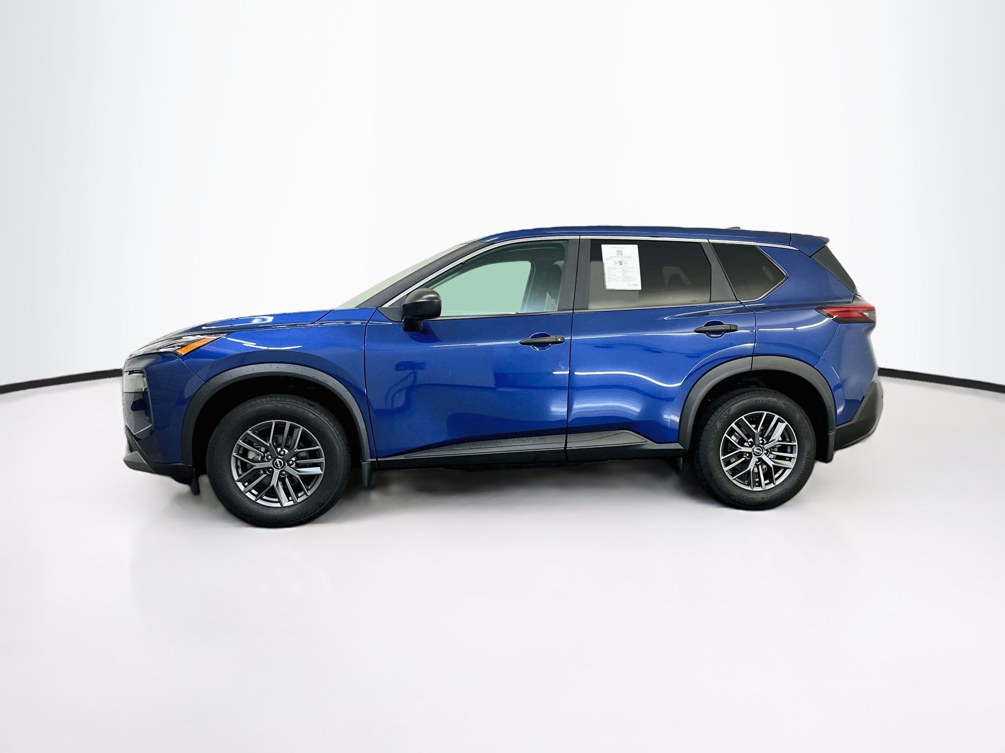 Used 2023 Nissan Rogue S AWD/4WD image 4