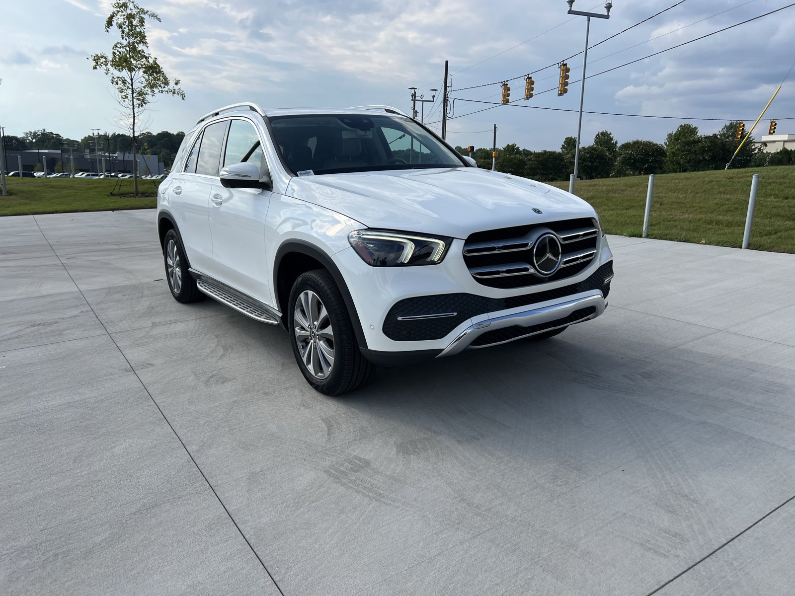 Used 2020 Mercedes-Benz GLE 350 4MATIC image 2