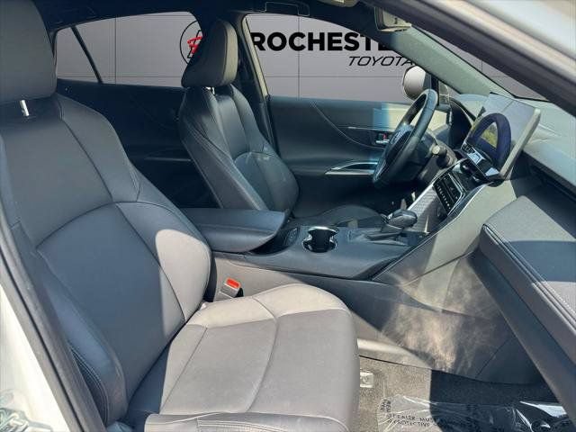 Certified 2024 Toyota Venza XLE AWD/4WD image 47
