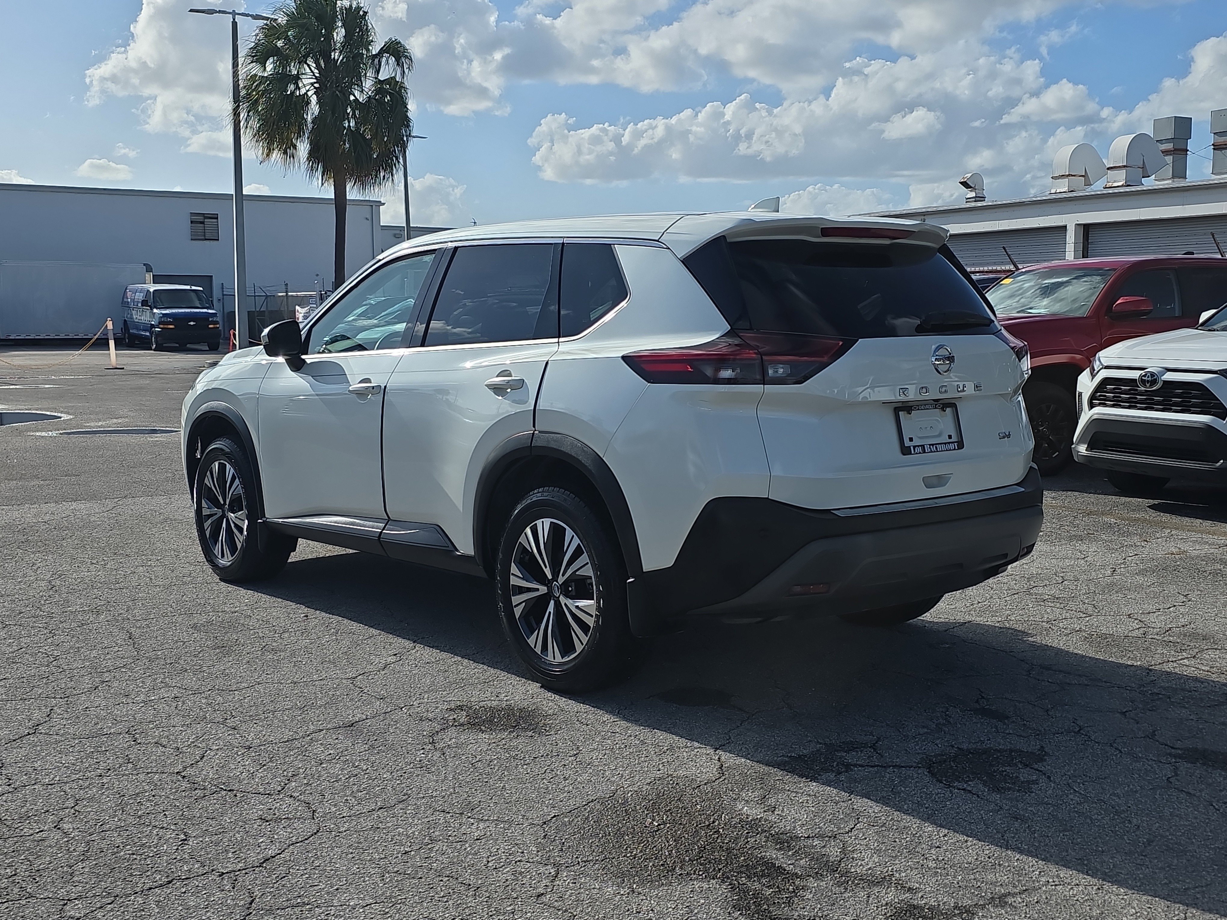 Used 2021 Nissan Rogue SV image 5